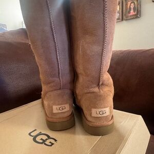 UGG Classic Tall II Boots Size 8